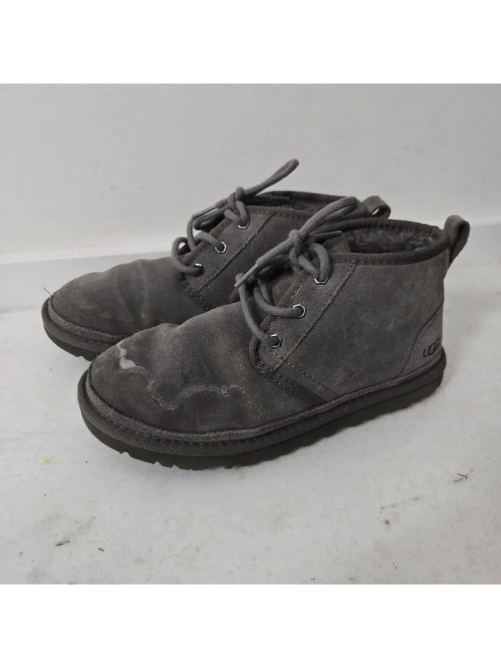 UGG Men's Size 6 Neumel Suede Grey Chukka Boots Lace-Up Wool Blend Lined